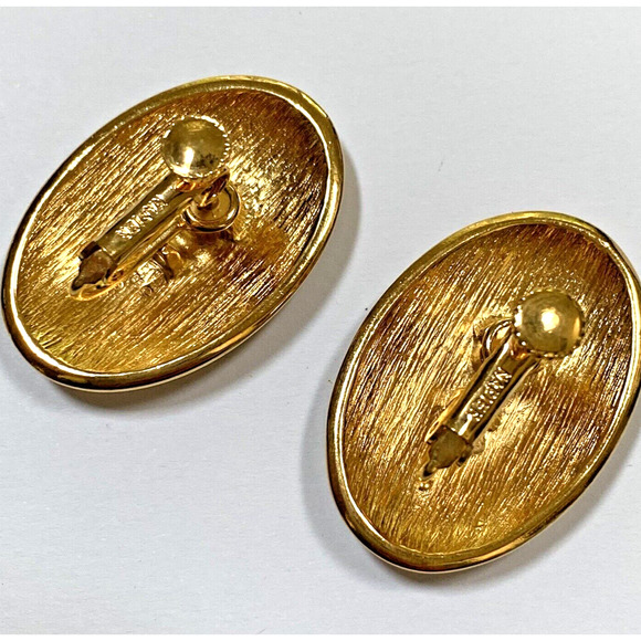 Napier Vintage Clip On Earrings 1980s Boss Lady Oval Goldtone & Golden Enamel - Picture 4 of 7
